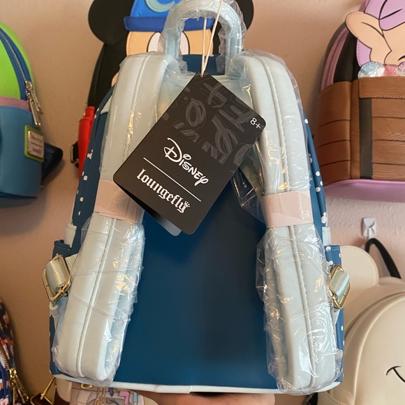 NWT Loungefly Disney Snowglobe Mickey and Minnie Mouse mini Backpack!! - Picture 3 of 4